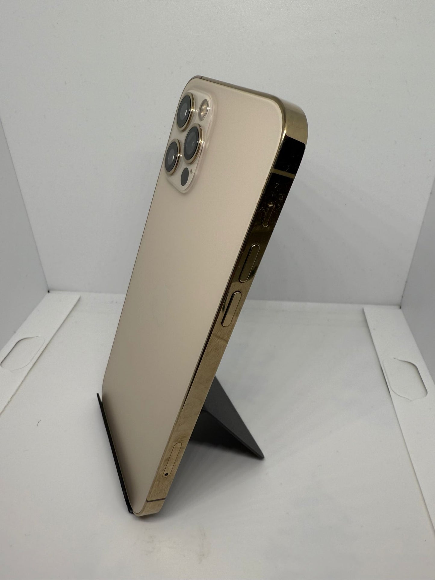 IPHONE 12 PRO DORADO